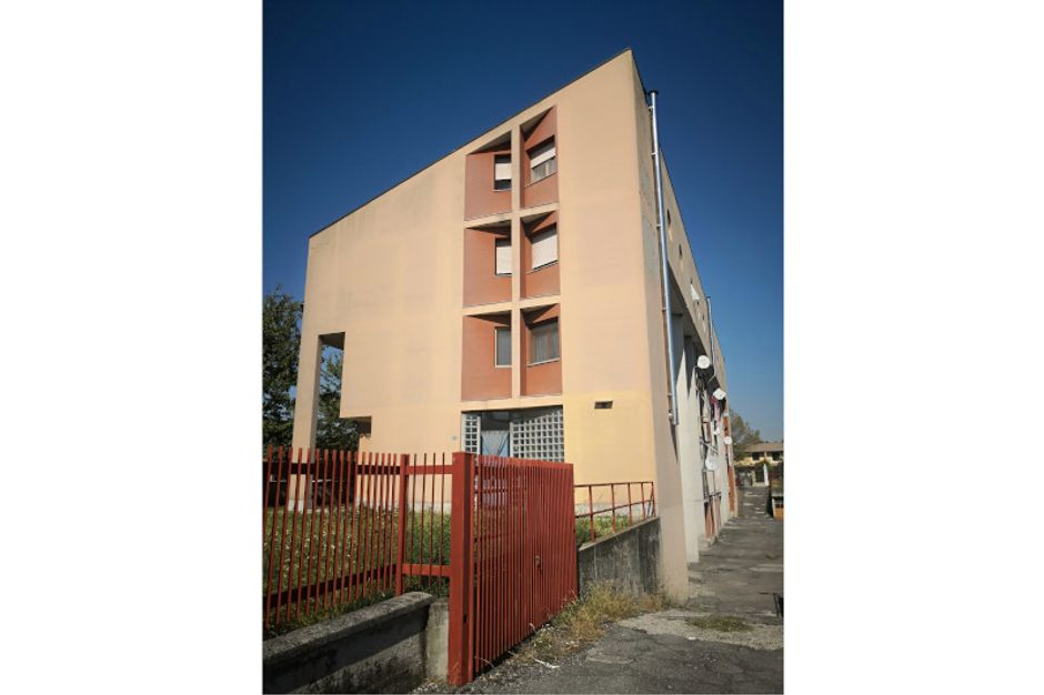 #8093 Locale commerciale con deposito e autorimessa in vendita - foto 3