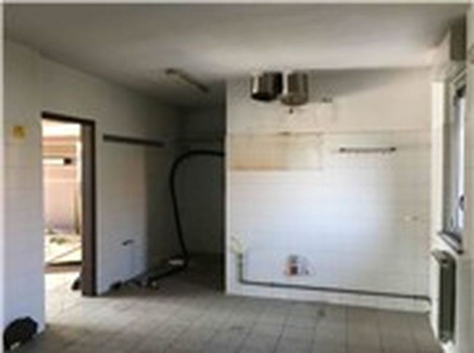 #8113 Negozio di 94 mq con cantina in vendita - foto 5