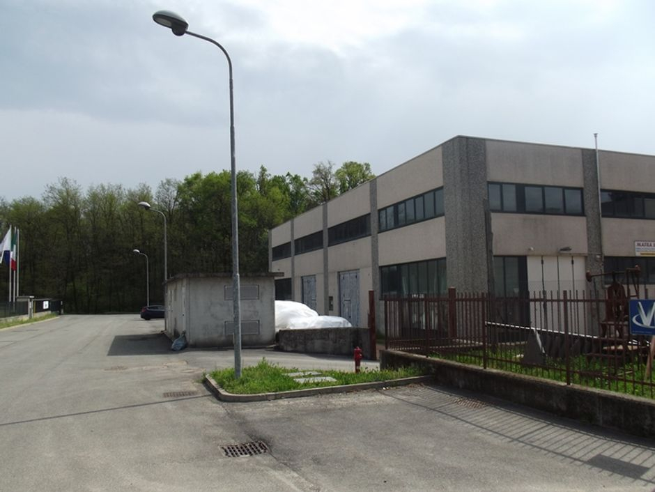 #8116 Porzione di capannone artigianale in vendita - foto 2