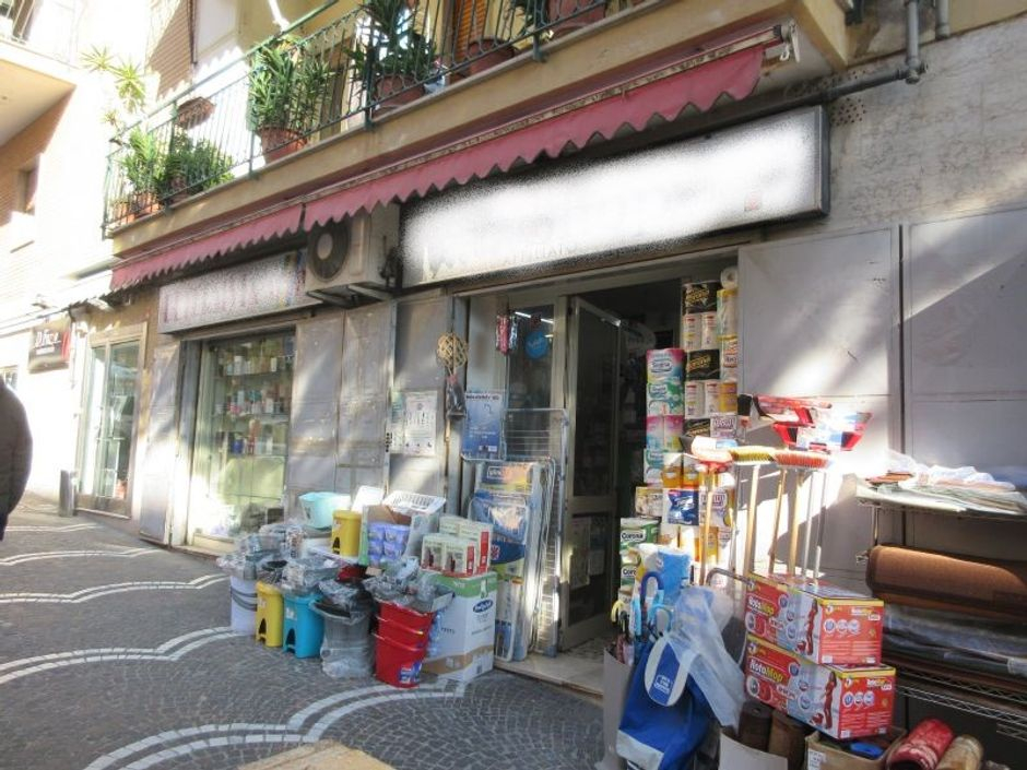 #8117 Negozio in zona Colli Aminei in vendita - foto 1