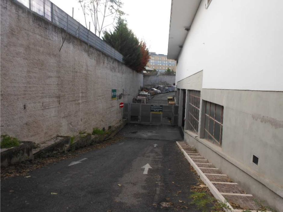 #8120 Capannone commerciale di 2.419 mq con parcheggi in vendita - foto 7