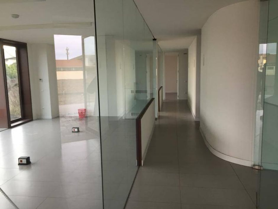 #8121 Capannone con area esterna in vendita - foto 4