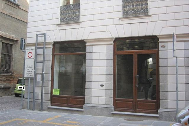 Negozi in vendita