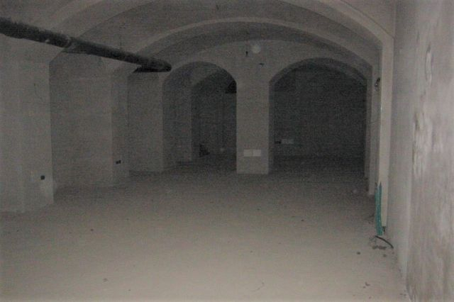 Negozi in vendita