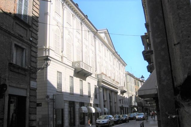 Negozi in vendita