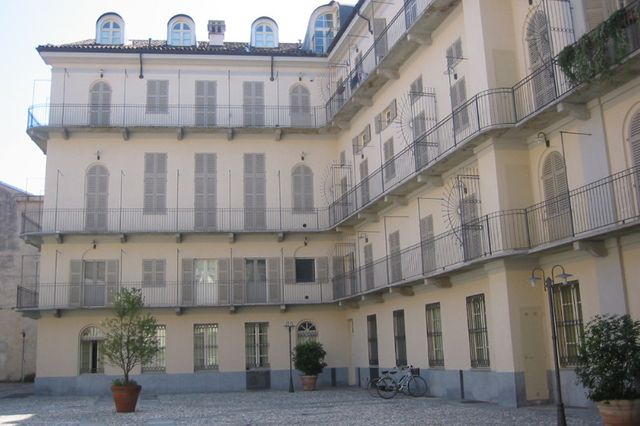 Negozi in vendita