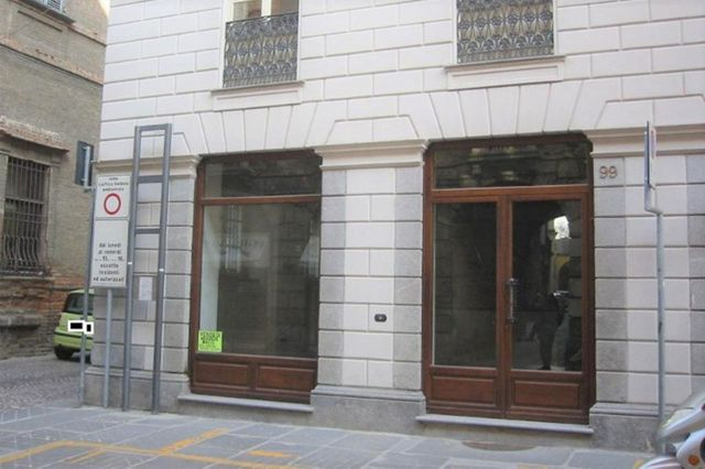 Negozi in vendita
