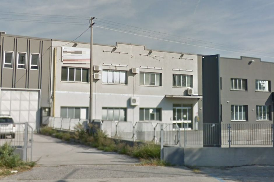 #8182 Porzione di capannone commerciale in vendita - foto 1