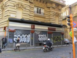Large shop of , square meters in the historic center - Lote 8185 (Subasta 8185)