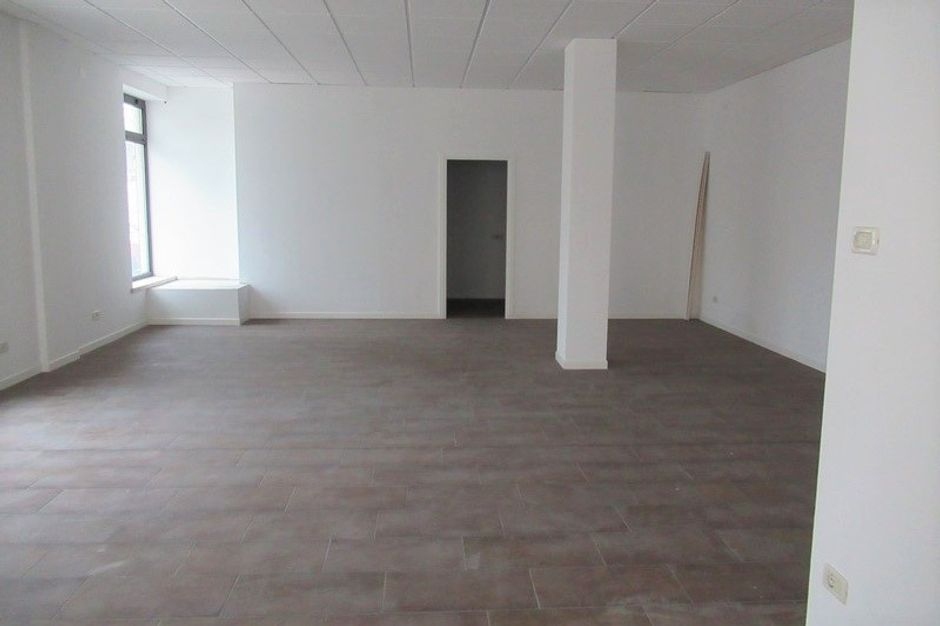 #8198 Negozio piano terra con cantina e box interrati in vendita - foto 3