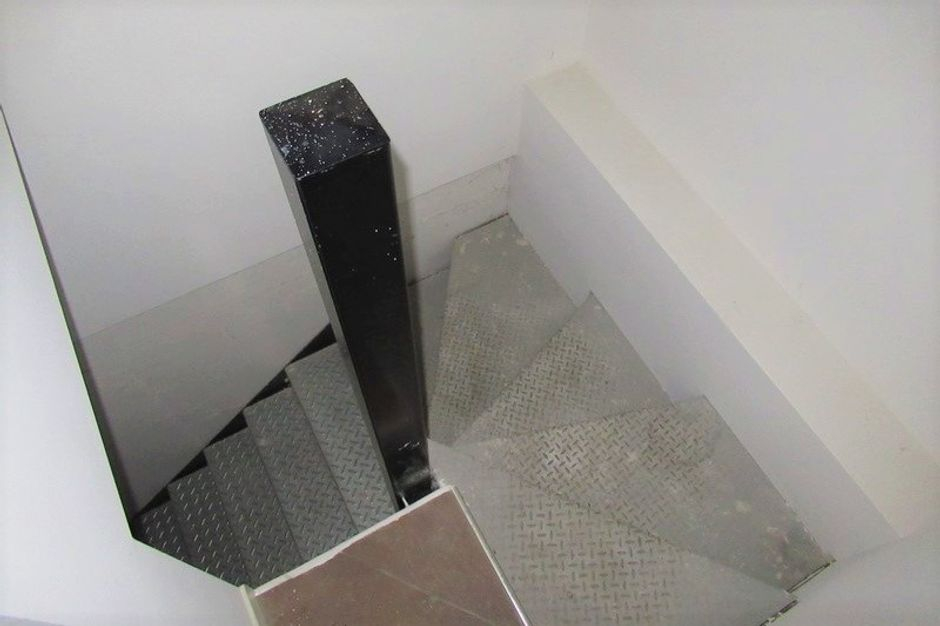 #8198 Negozio piano terra con cantina e box interrati in vendita - foto 7