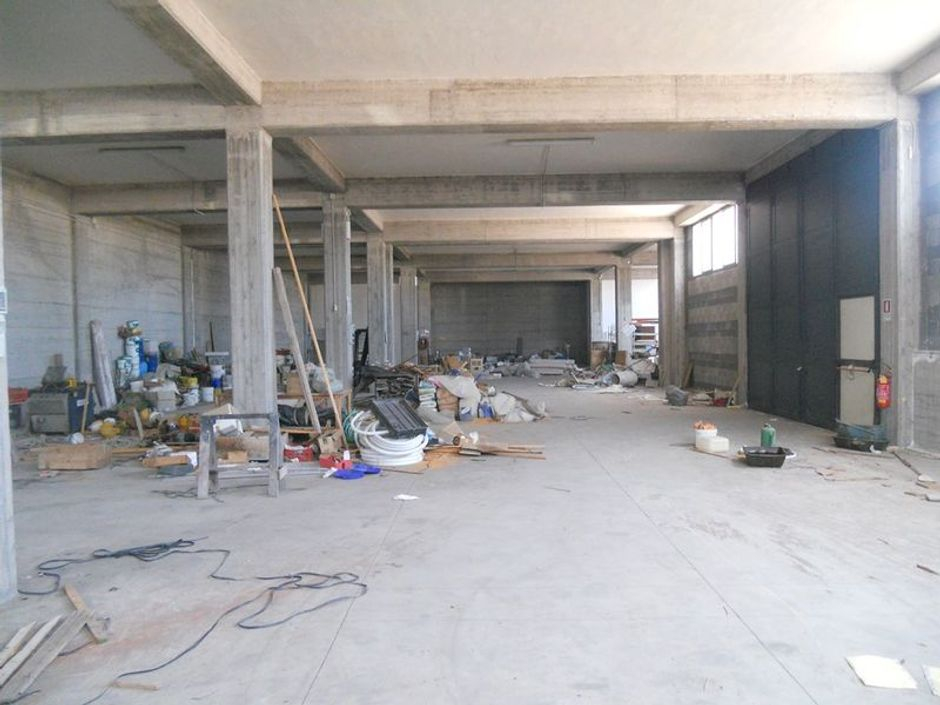 #8230 Complesso artigianale con area scoperta annessa in vendita - foto 10