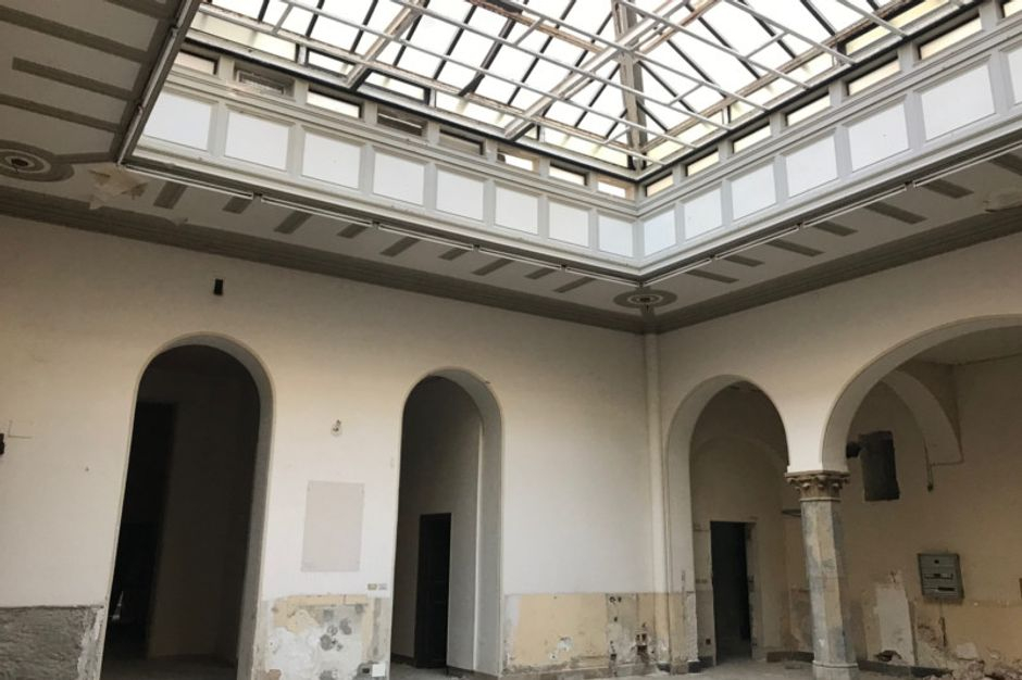 #8247 Edificio storico in posizione centrale in vendita - foto 3