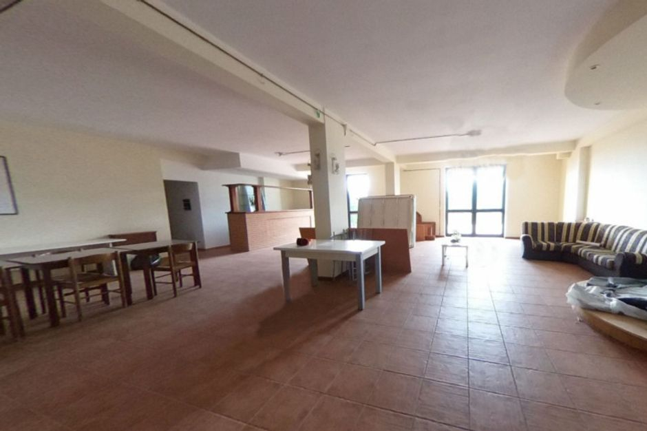 #8413 Sala ricevimenti con piscina in vendita - foto 2