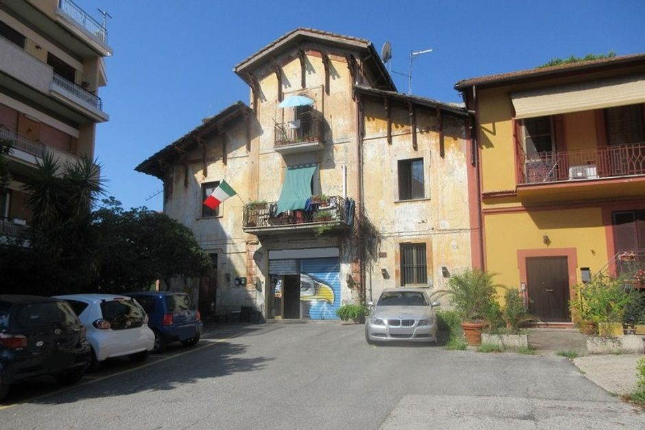 #8440 Quota 1/4 di negozio con magazzino in vendita - foto 12