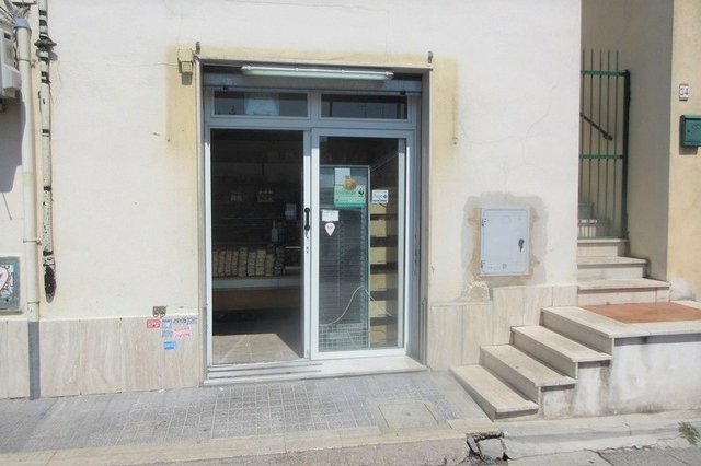 Negozi in vendita