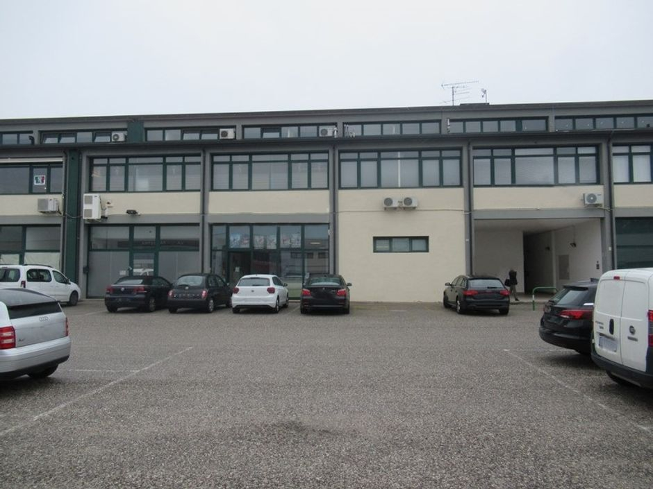#8493 Deposito artigianale al piano primo di 55 mq in vendita - foto 2