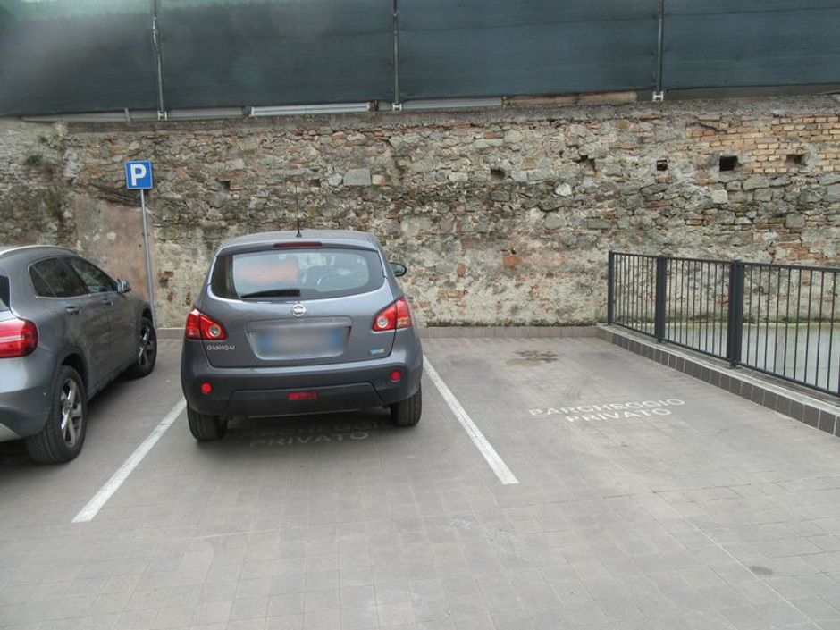 #8558 Negozio con posti auto (sub 5) in vendita - foto 6