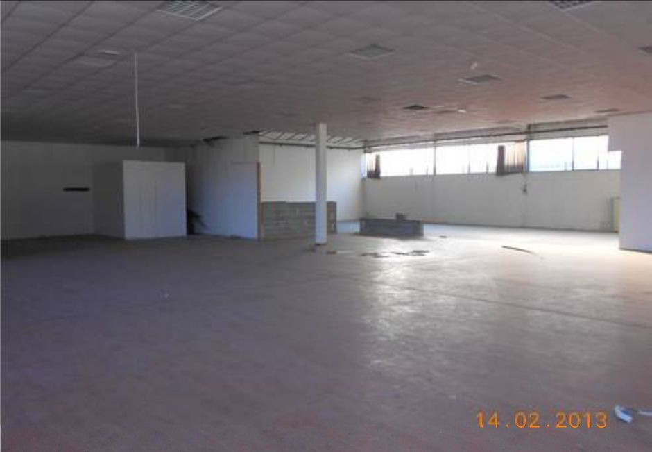 #8561 Showroom di 788 mq con parcheggio in vendita - foto 4