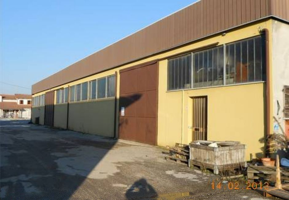 #8561 Showroom di 788 mq con parcheggio in vendita - foto 11