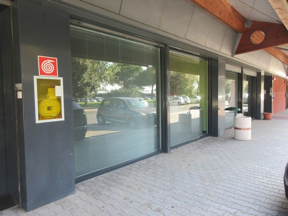 #8587 Locale ad uso commercio all’ingrosso in vendita - foto 9