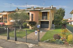 Terraced house with garage and garden - Lot 8596 (Auction 8596)
