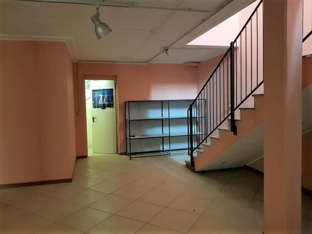 Negozi in vendita
