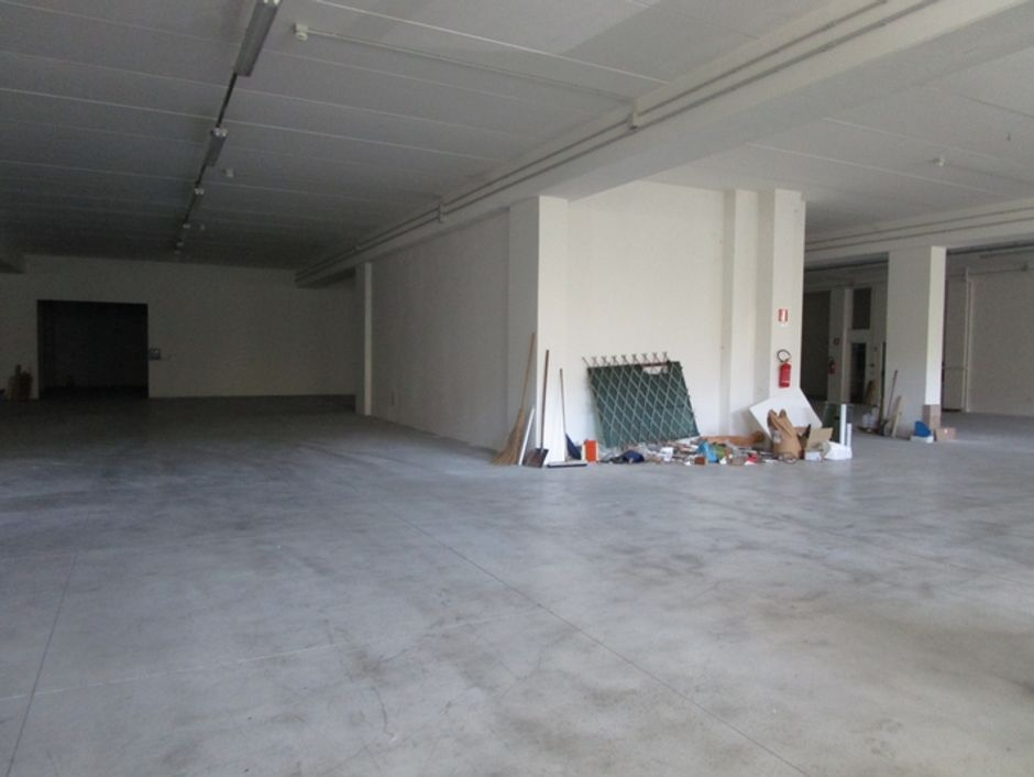 #8624 Magazzino commerciale di 732 mq in vendita - foto 2
