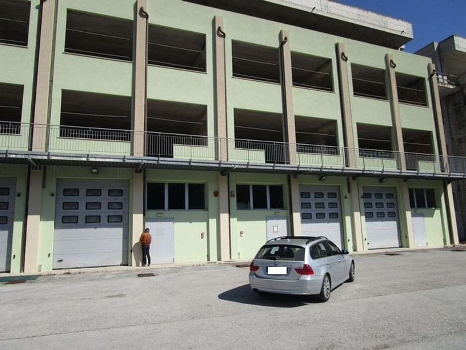 #8624 Magazzino commerciale di 732 mq in vendita - foto 4
