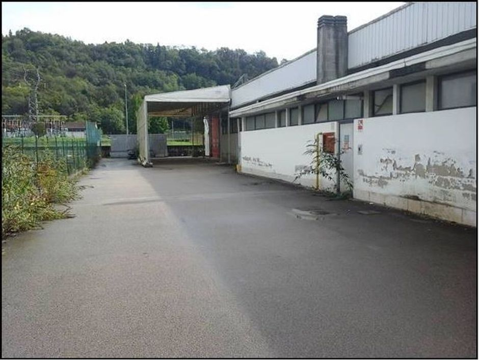 #8630 Capannone industriale con corte in vendita - foto 6