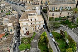 Hotel complex - Lot 8632 (Auction 8632)