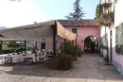 Restaurant with appliances and private chapel - Lot 8661 (Auction 8661)