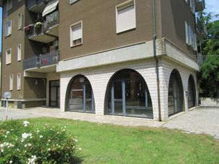 Immobili commerciali in vendita