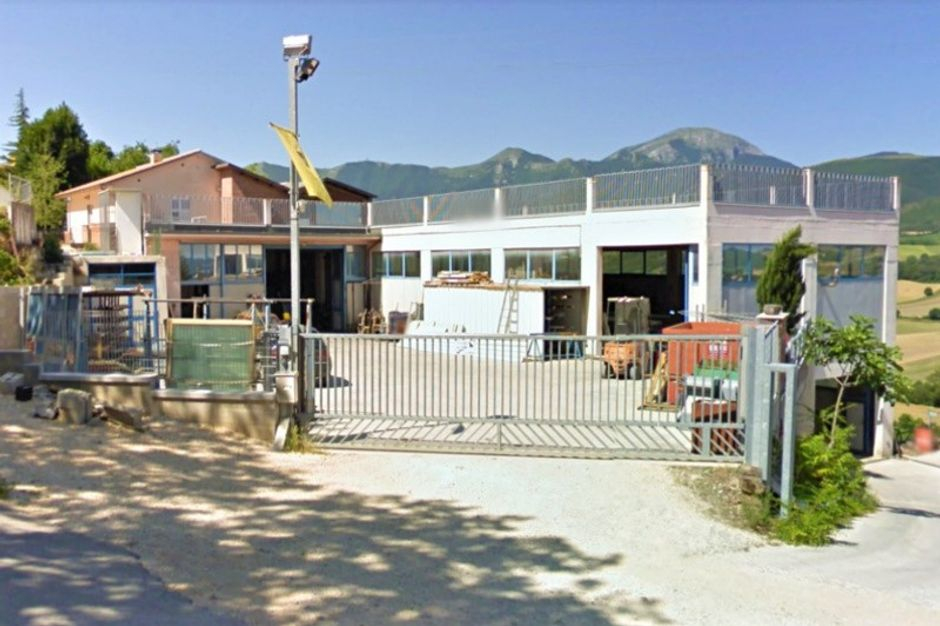 #8683 Complesso artigianale con abitazione in vendita - foto 1