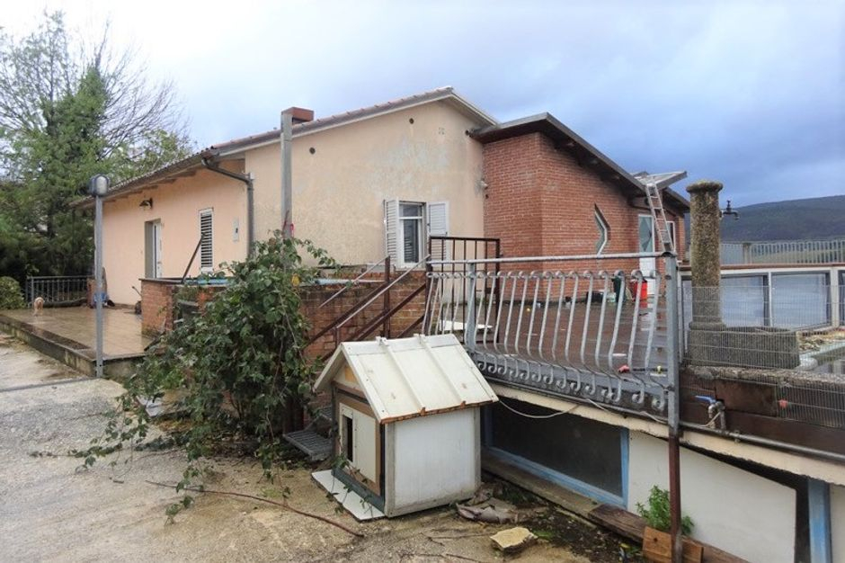 #8683 Complesso artigianale con abitazione in vendita - foto 4