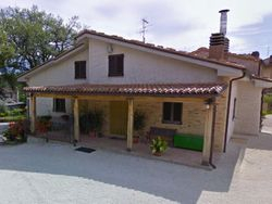 Semi detached house with garage and barn - Lot 874 (Auction 874)