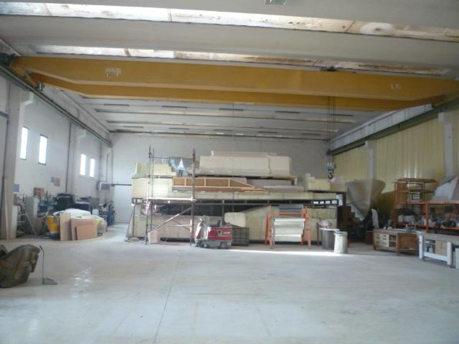 #8752 Capannone produttivo con terreno edificabile in vendita - foto 2