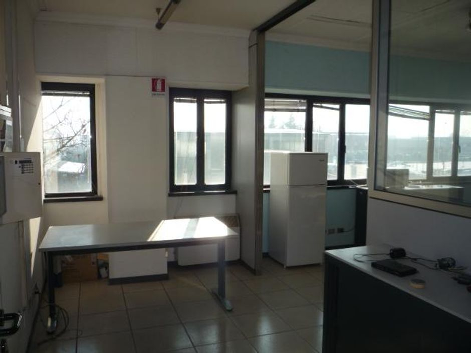 #8752 Capannone produttivo con terreno edificabile in vendita - foto 6