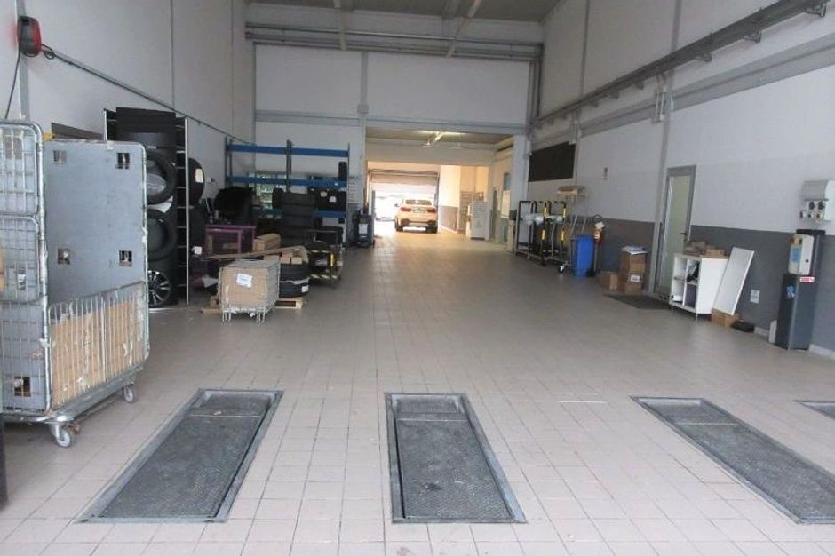 #8769 Capannone artigianale con showroom e piazzale in vendita - foto 3