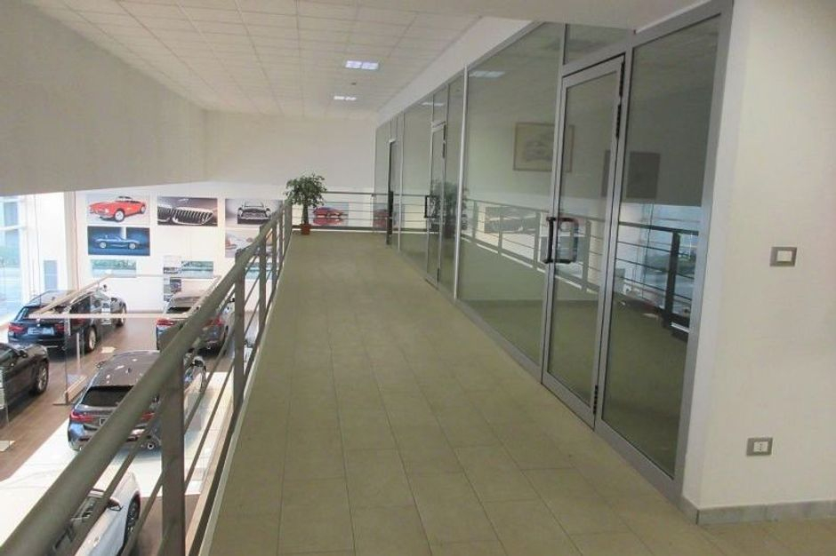 #8769 Capannone artigianale con showroom e piazzale in vendita - foto 7