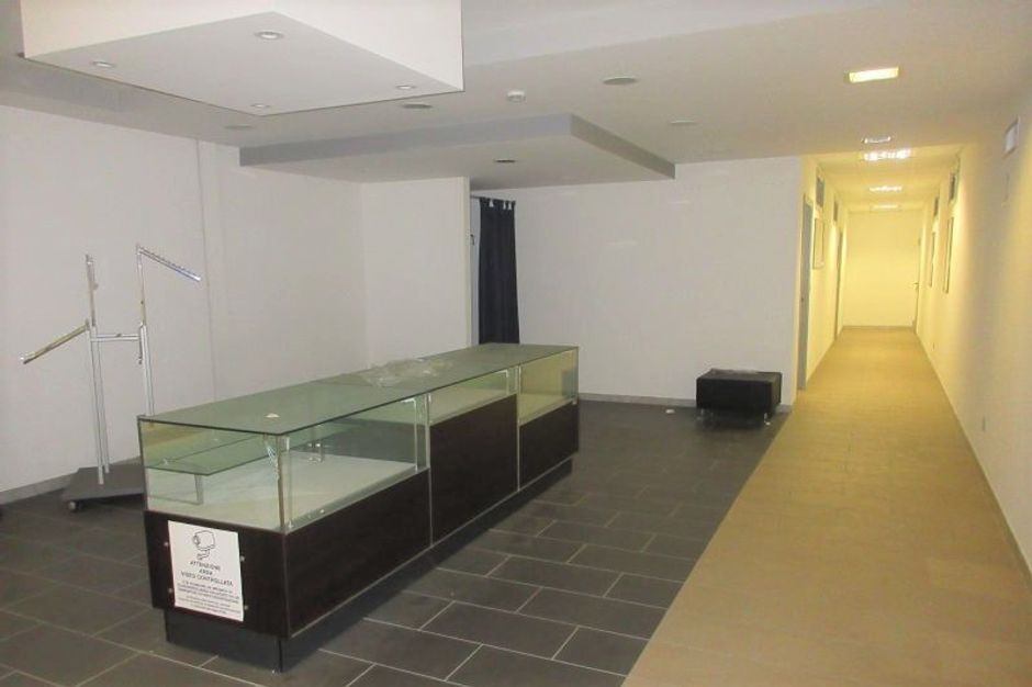 #8769 Capannone artigianale con showroom e piazzale in vendita - foto 8