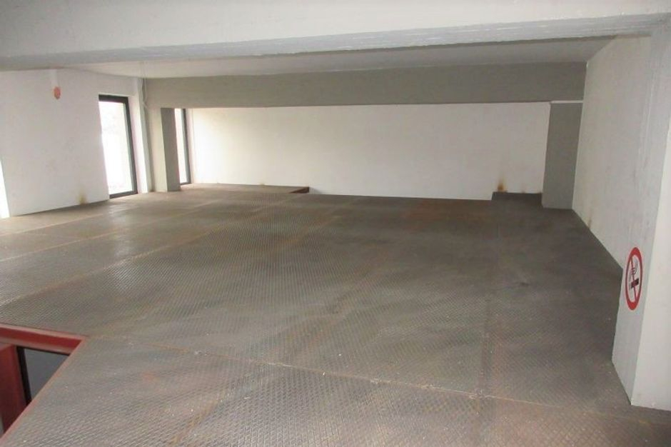 #8780 Locale commerciale con area di manovra in vendita - foto 4