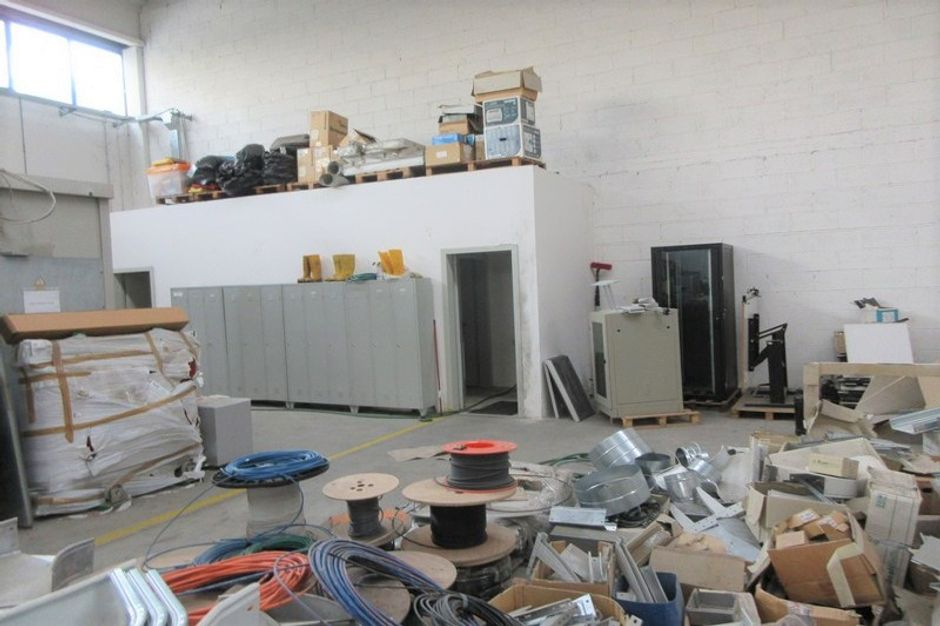 #8882 Porzione di capannone con box prefabbricato in vendita - foto 5