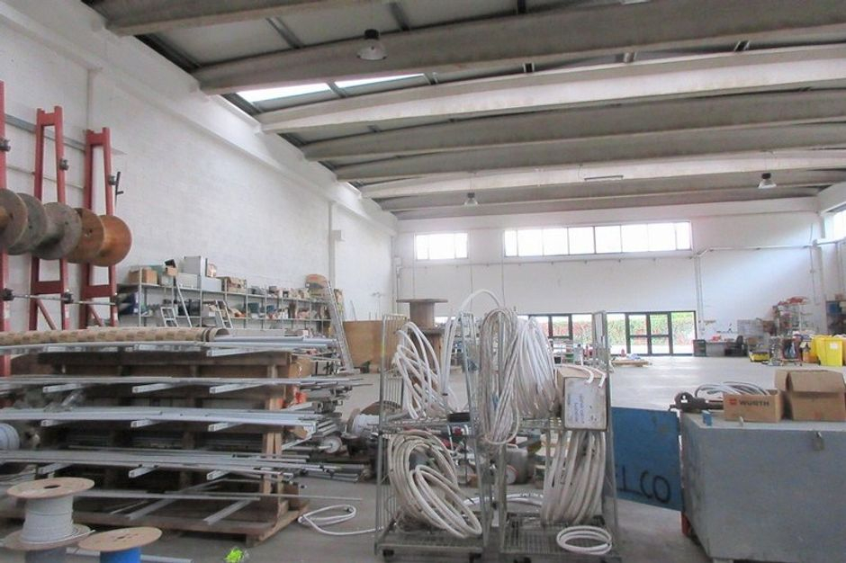 #8882 Porzione di capannone con box prefabbricato in vendita - foto 8