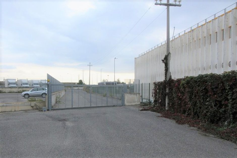 #8882 Porzione di capannone con box prefabbricato in vendita - foto 12