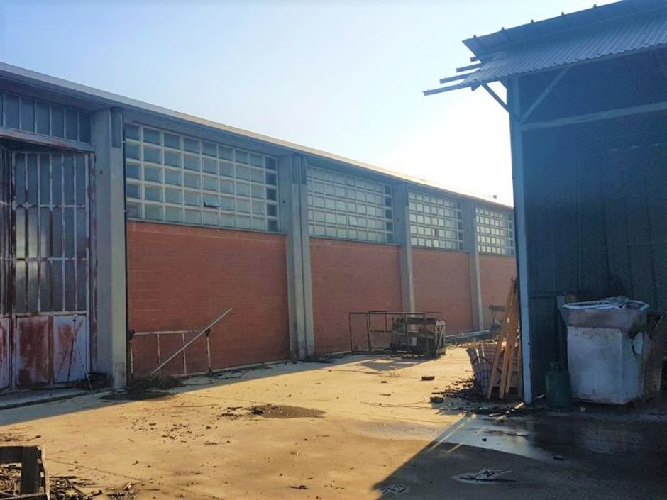 #8929 Capannone industriale con corte in vendita - foto 2