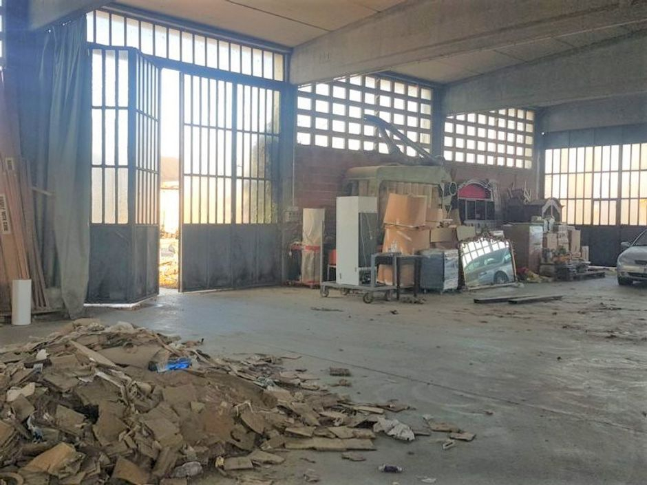 #8929 Capannone industriale con corte in vendita - foto 4