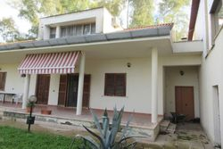 Small villa with garden in a production complex - Lot 8930 (Auction 8930)
