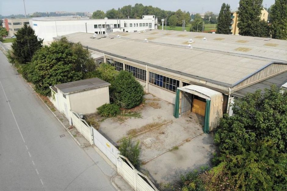 #8935 Capannone (part 95) in zona industriale in vendita - foto 1