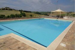 Single family home with swimming pool - Lot 8986 (Auction 8986)